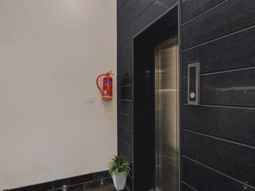 super townhouse swaroop inn