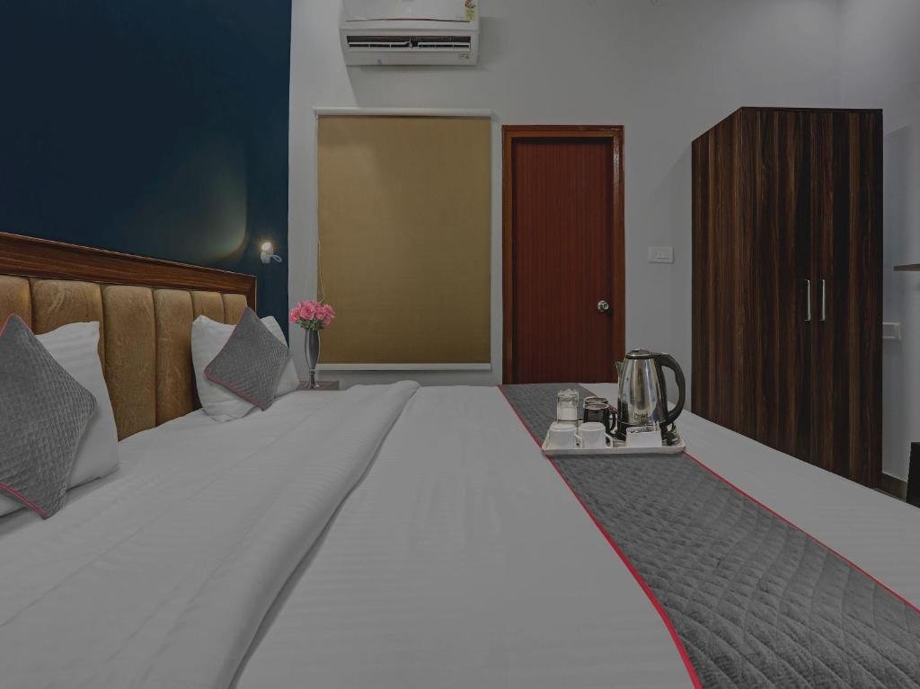 super townhouse swaroop inn