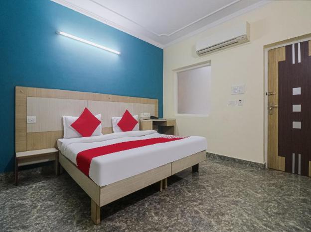 capital o hotel crown inn near appu ghar