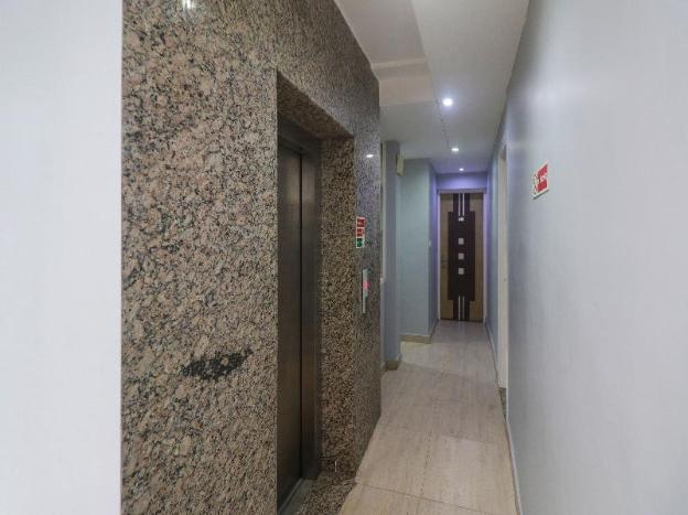 capital o hotel crown inn near appu ghar