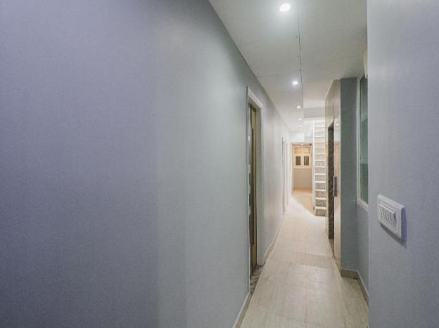 capital o hotel crown inn near appu ghar