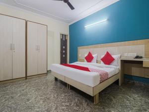 Capital O Hotel Crown Inn Near Appu Ghar,Sector 31>>Gurugram,3 star
