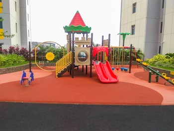 cozy and modern studio apartment at springlake summarecon bekasi