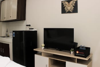 cozy and modern studio apartment at springlake summarecon bekasi