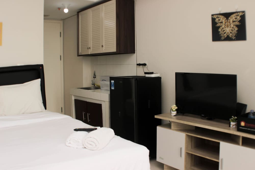 cozy and modern studio apartment at springlake summarecon bekasi