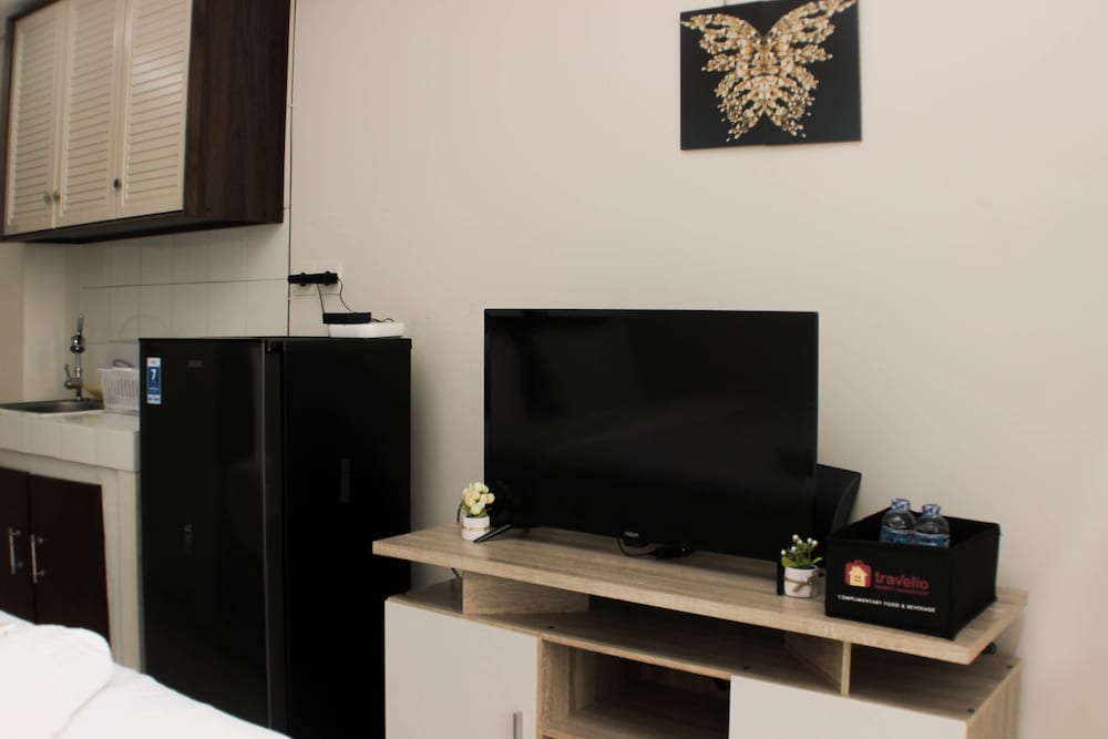 cozy and modern studio apartment at springlake summarecon bekasi