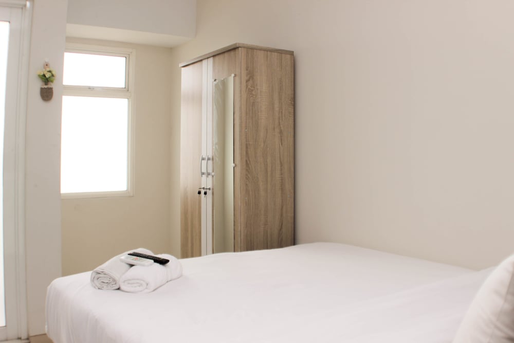 cozy and modern studio apartment at springlake summarecon bekasi
