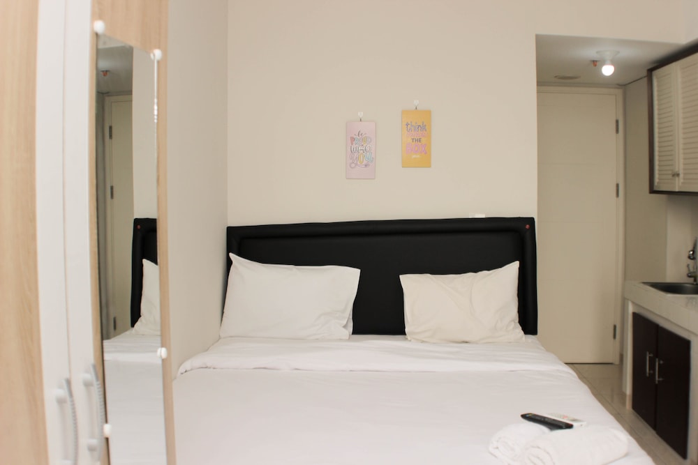 cozy and modern studio apartment at springlake summarecon bekasi