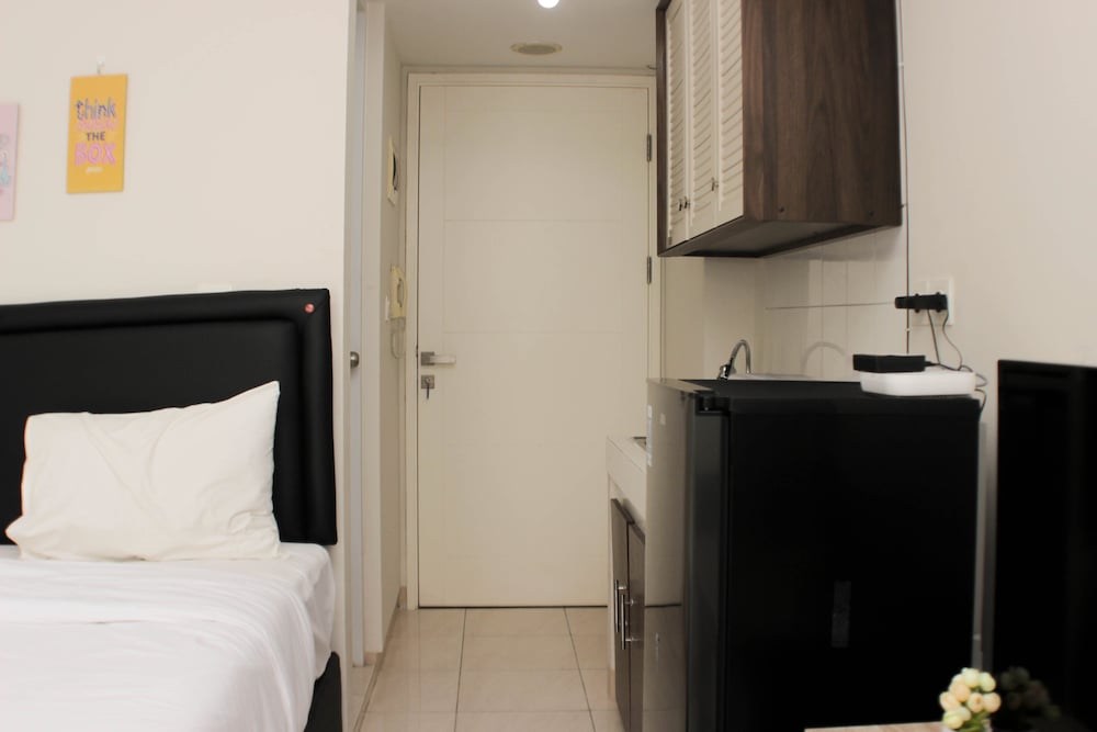 cozy and modern studio apartment at springlake summarecon bekasi