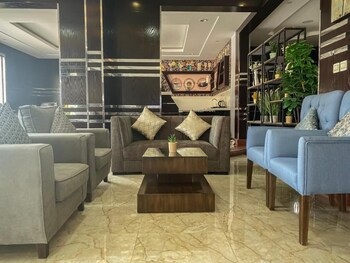 al muteb suites al munsiyah