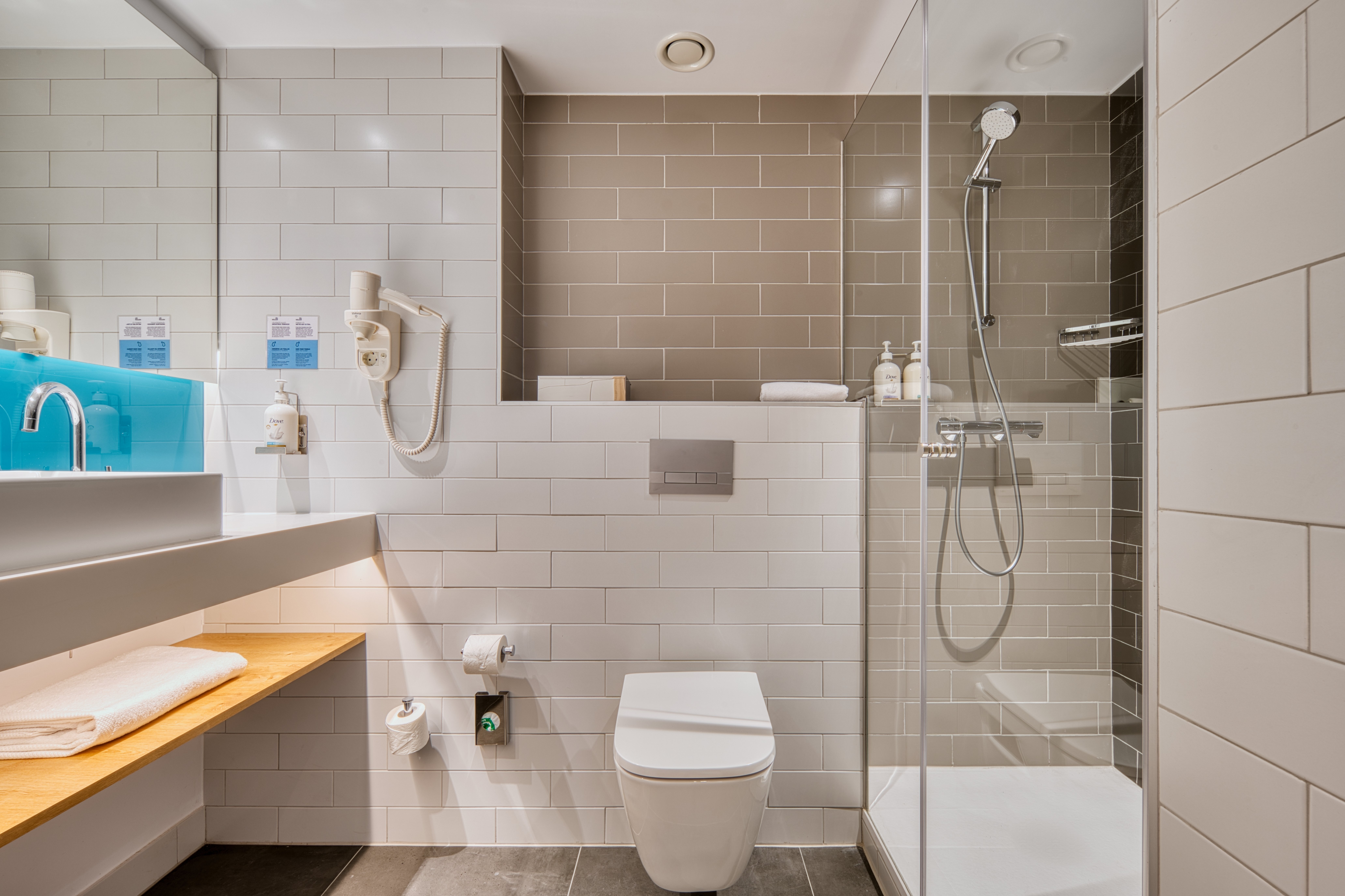 holiday inn express madrid airport an ihg hotel