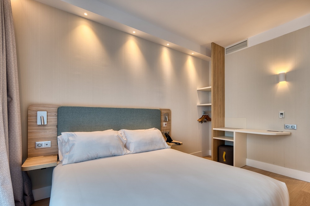 holiday inn express madrid airport an ihg hotel
