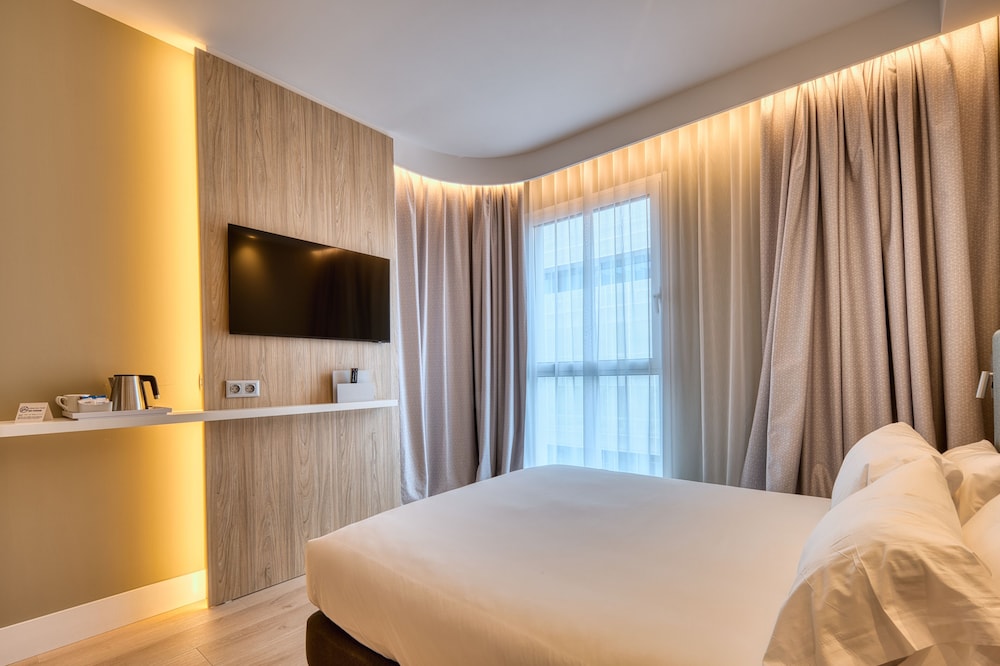 holiday inn express madrid airport an ihg hotel