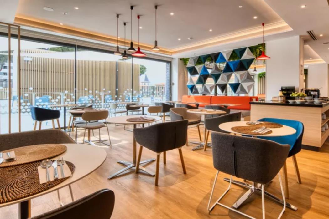 holiday inn express madrid airport an ihg hotel