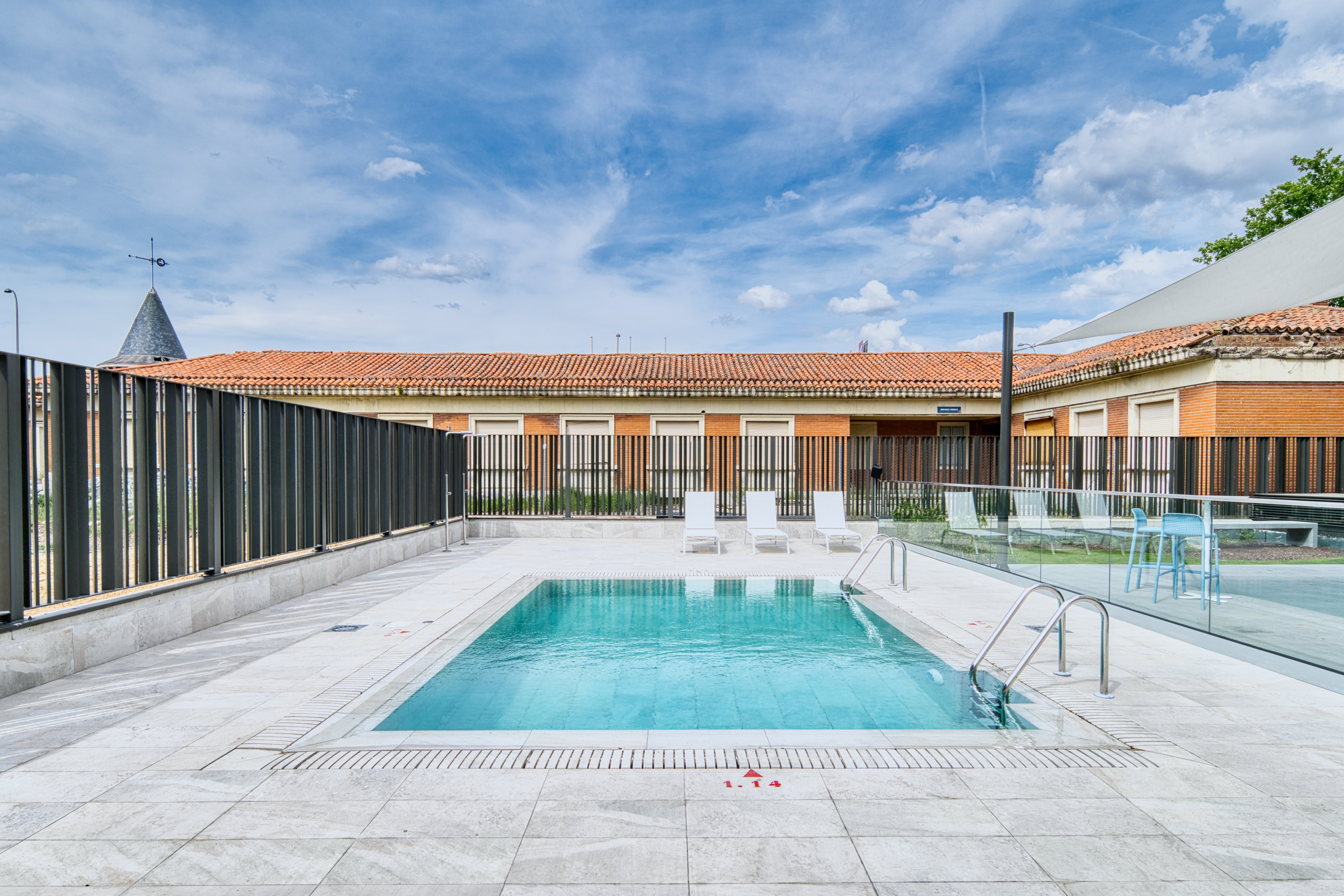 holiday inn express madrid airport an ihg hotel