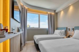 holiday inn express madrid airport an ihg hotel