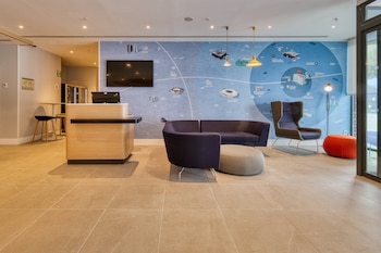 holiday inn express madrid airport an ihg hotel