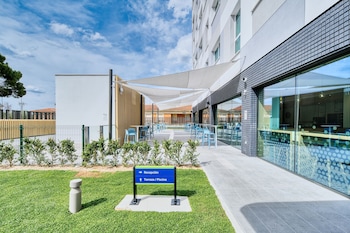 holiday inn express madrid airport an ihg hotel