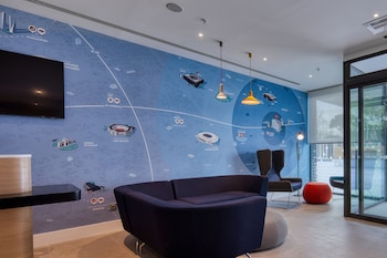 holiday inn express madrid airport an ihg hotel