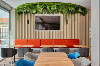 holiday inn express madrid airport an ihg hotel