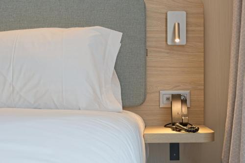 holiday inn express madrid airport an ihg hotel