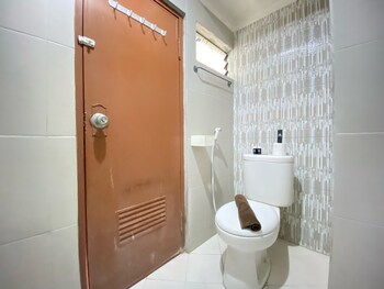 cozy 2br apartment at gateway ahmad yani cicadas
