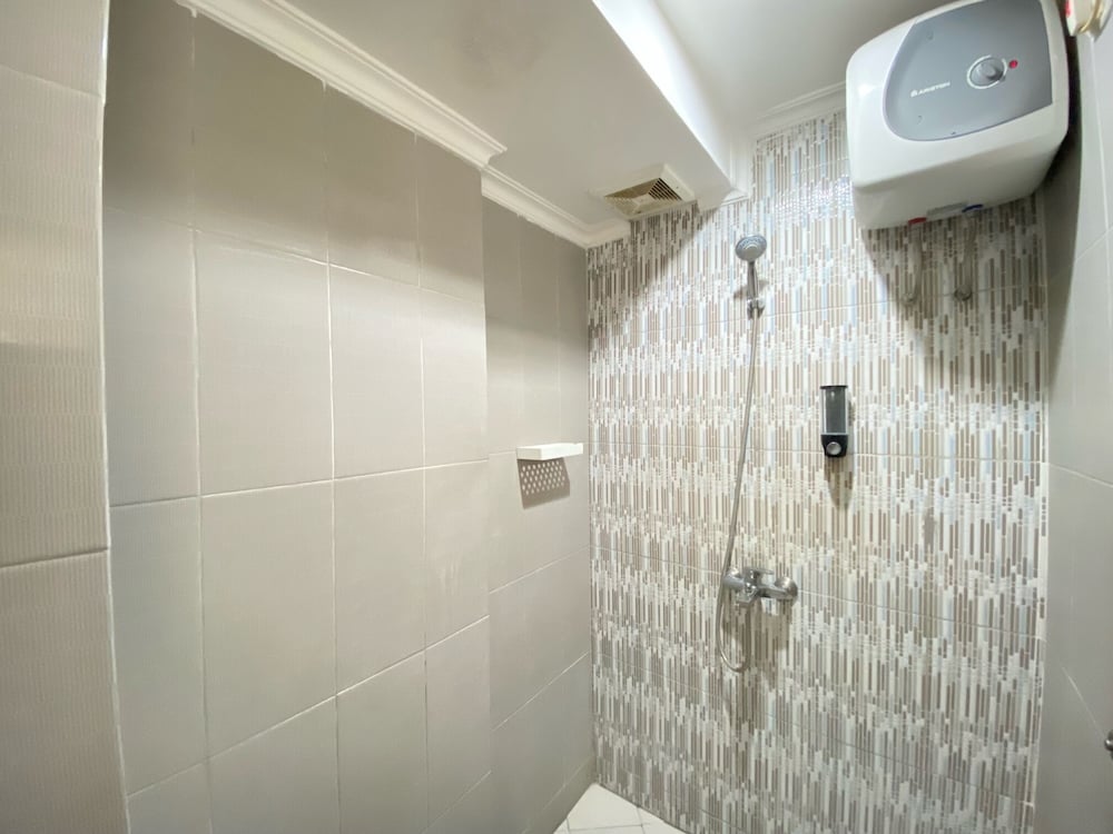 cozy 2br apartment at gateway ahmad yani cicadas