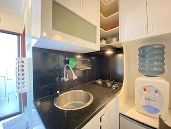 cozy 2br apartment at gateway ahmad yani cicadas