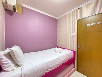 cozy 2br apartment at gateway ahmad yani cicadas