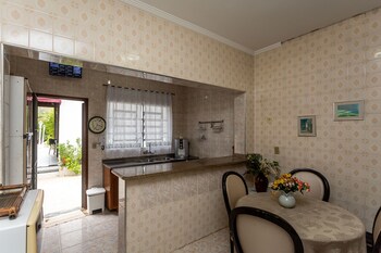 casa com piscina e churrasqueira em caraguatatuba