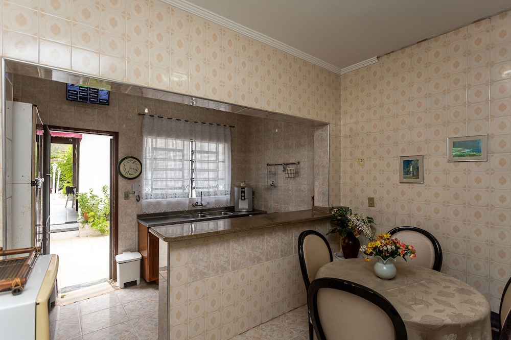 casa com piscina e churrasqueira em caraguatatuba