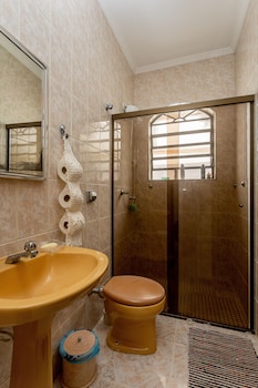 casa com piscina e churrasqueira em caraguatatuba