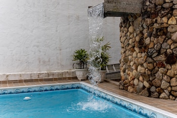 casa com piscina e churrasqueira em caraguatatuba