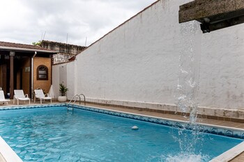 casa com piscina e churrasqueira em caraguatatuba