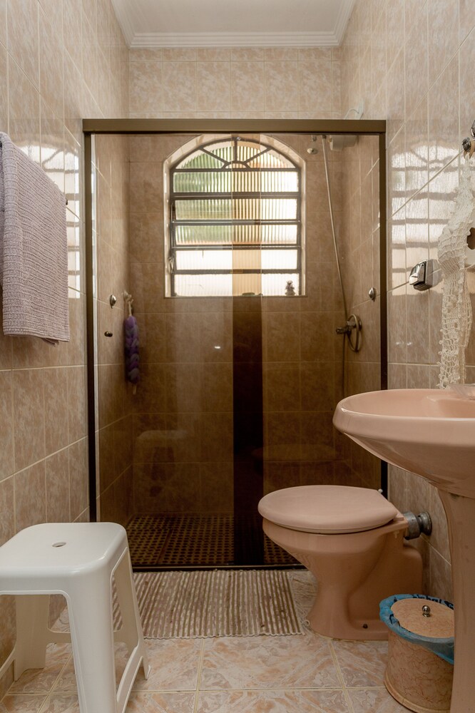 casa com piscina e churrasqueira em caraguatatuba