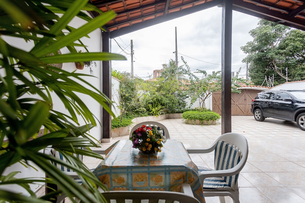 casa com piscina e churrasqueira em caraguatatuba