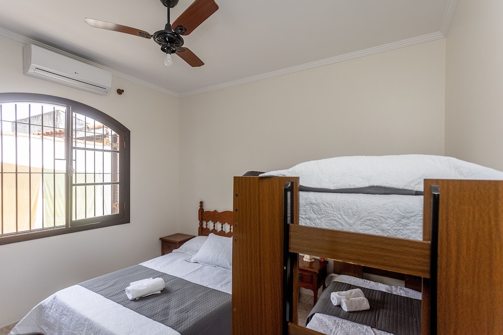 casa com piscina e churrasqueira em caraguatatuba