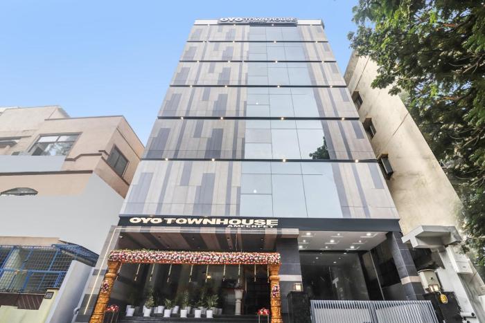 super oyo townhouse 1033 ameerpet