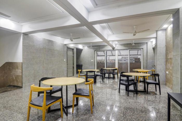 super oyo townhouse 1033 ameerpet