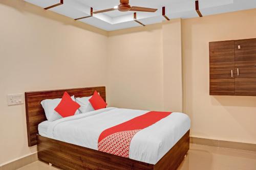 Oyo 84736 Ramya Inn,13-5, Mandi Bazar Road, Warangal Mandal, Warangal Urban, Telangana, India, Warangal,3 star