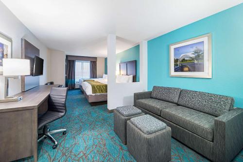 comfort inn and suites oklahoma city near bricktown