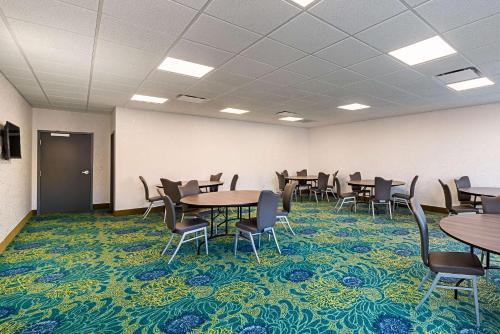 comfort inn and suites oklahoma city near bricktown