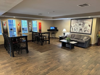 Super 8 By Wyndham Winfield/Quail Ridge Area,Winfield>>Arkansas City,2 star