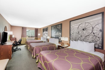Super 8 By Wyndham Winfield/Quail Ridge Area,Winfield>>Arkansas City,2 star