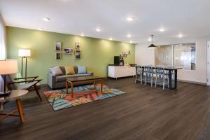 Woodspring Suites Knoxville - Cedar Bluff,,2.5 star