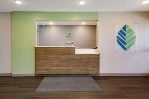 Woodspring Suites Knoxville - Cedar Bluff,,2.5 star
