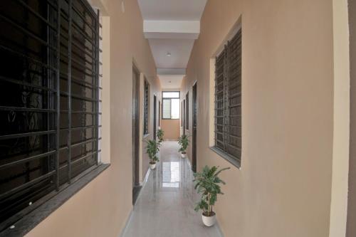 flagship 90881 r k guest house