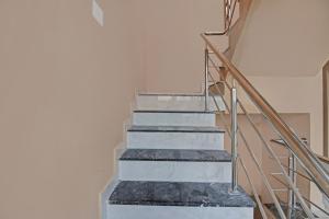 flagship 90881 r k guest house