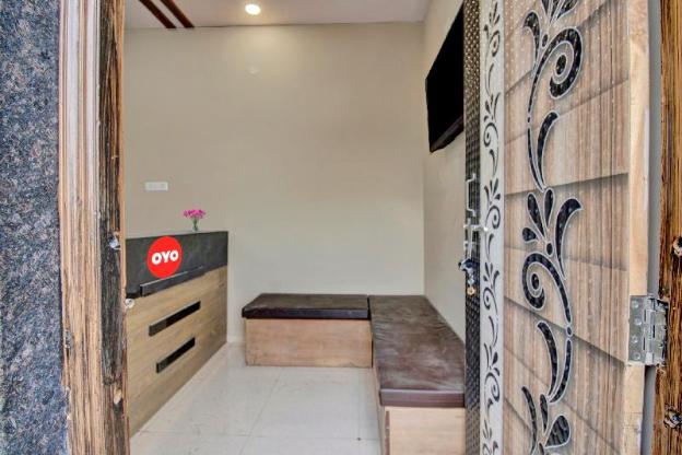 flagship 90881 r k guest house