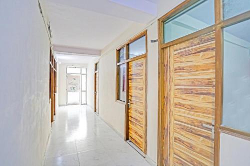 capital o diamond 18 near worlds of wonder